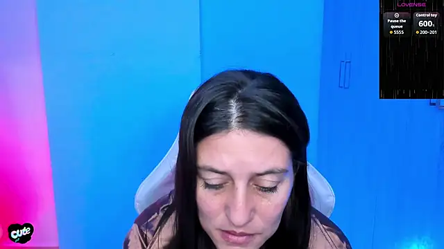 Chat XXX en directo de Saskyaa