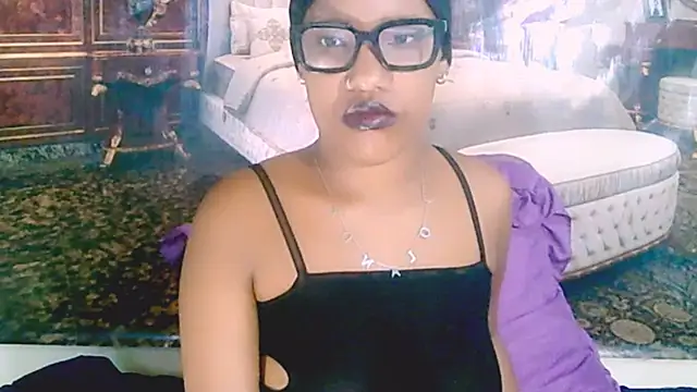 EroticSexyPrada Chat XXX live