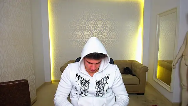 MaxKaiden: онлайн-секс-чат