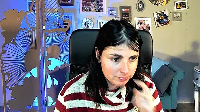 MartaEdams' Live XXX Chat