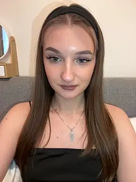 دردشة AdelinaEmber الجنسية المباشرة