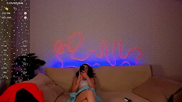 Lilith_Sora Chat XXX live