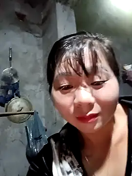 vangkt-cute's Live XXX Chat