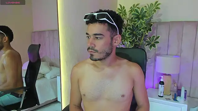 aries_unbound's Live XXX Chat