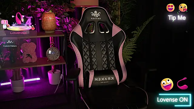 baby_luna_xo élő XXX-chatje