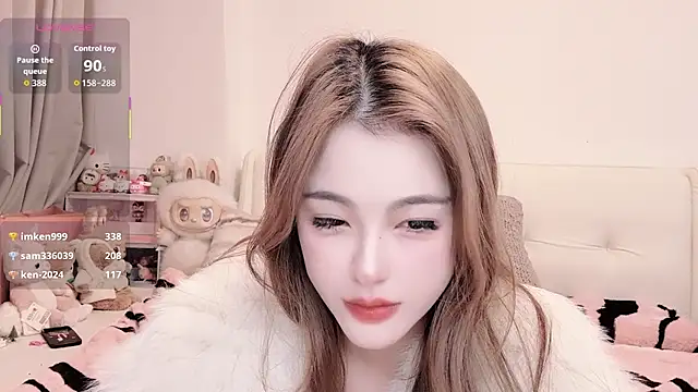 Sophia-000 Show in webcam