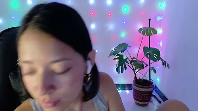 SarasavageのライブXXXチャット