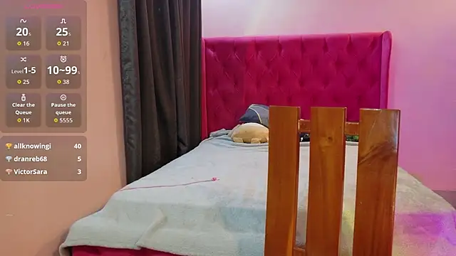 Serena_reinaa élő XXX-chatje