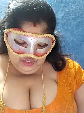 tamilthanushri élő XXX-chatje