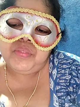 tamilthanushri's Live XXX Chat