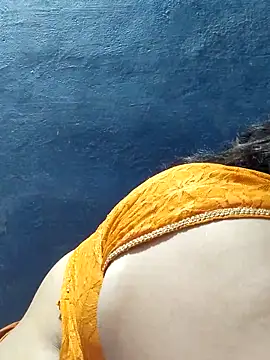 XXX chat uživo modela tamilthanushri