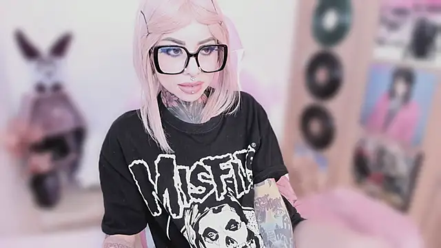 NikkiRamone's Live XXX Chat