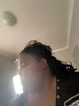 دردشة MissLola27 الجنسية المباشرة