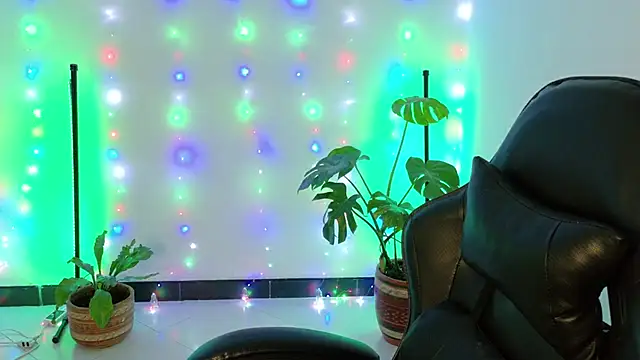 Sarasavage's Live XXX Chat