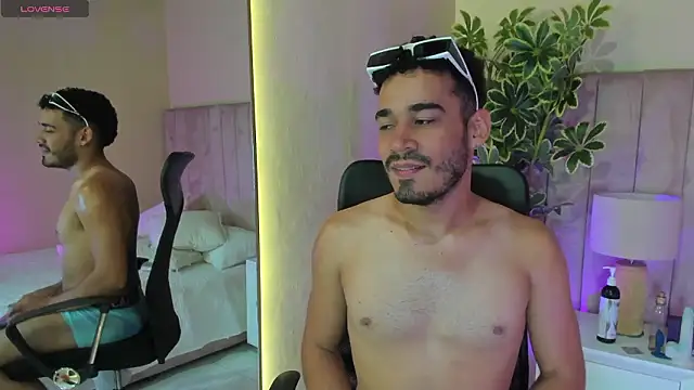 aries_unbound's Live XXX Chat