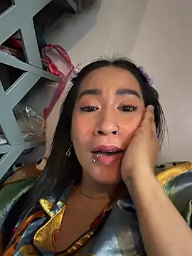 AsianMilfSheryl 即時 XXX 聊天