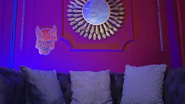 Julieta_Russell 即時 XXX 聊天