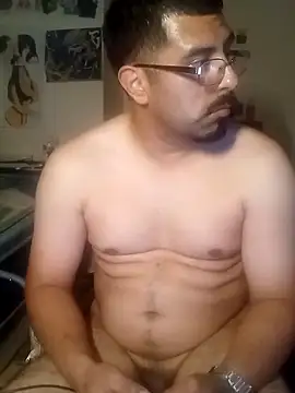 k1oudE élő XXX-chatje