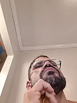 Zander823's Live XXX Chat