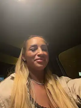 LovingBlondie's Live XXX Chat