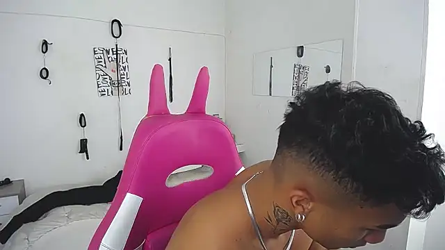 Leonard_Price – Naživo XXX chat