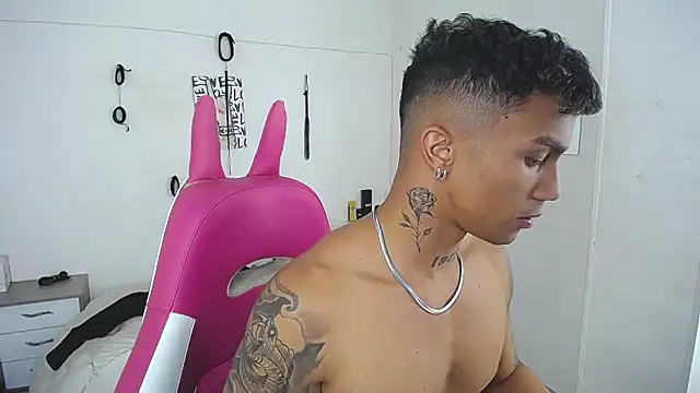 Вебкам-шоу Leonard_Price