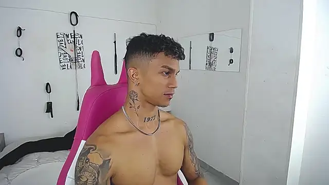 Leonard_Price's Webcam Show