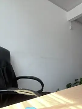 eimi_rosse18's Live XXX Chat