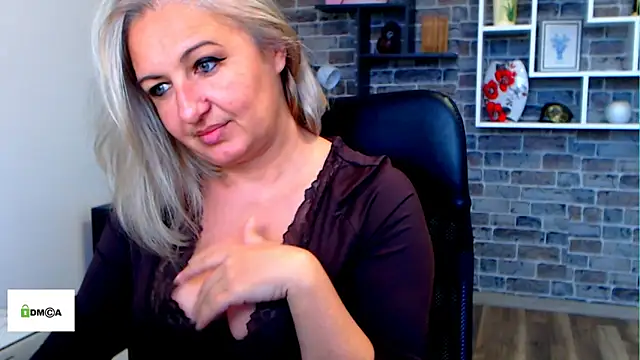 angel_devil_milf's Live XXX Chat