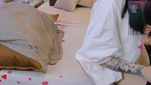 Chat XXX ao vivo de NaughtyLoryy