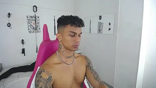 Chat XXX en directo de Leonard_Price