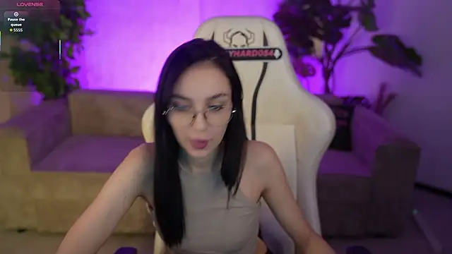 Mila_Rose054 即時 XXX 聊天