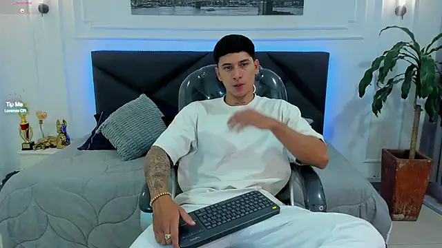 دردشة Damian23__ الجنسية المباشرة