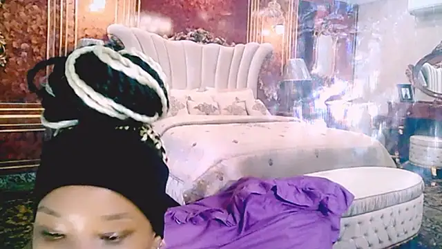 EroticSexyPrada Adlı Modelin Canlı XXX Sohbeti