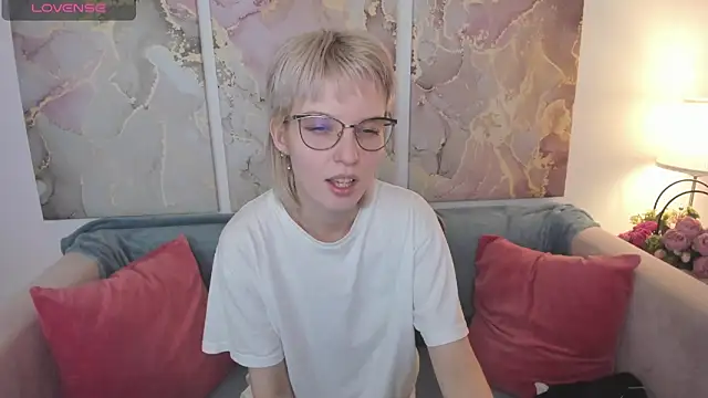 Madelaineses' Live XXX Chat