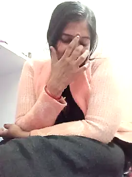 Mohni_love's Webcam Show