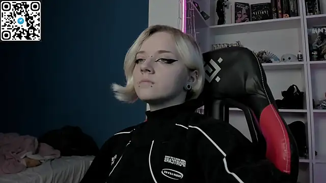 Holy_Mistress_S' Live XXX Chat