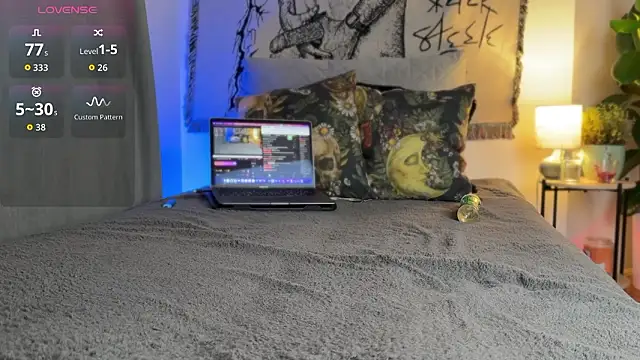 inked-vvitch 即時 XXX 聊天