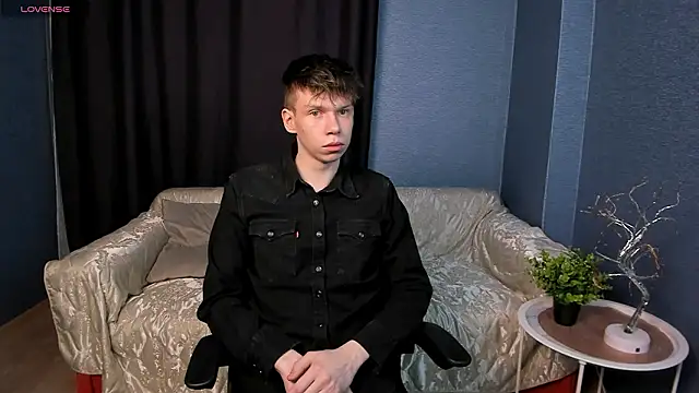 XXX chat uživo modela elliot_mars_