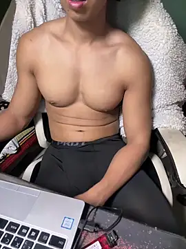 MuscleKing888's Live XXX Chat