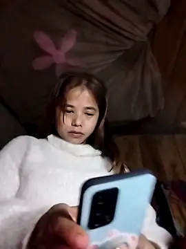 Kowew-nkie's Live XXX Chat