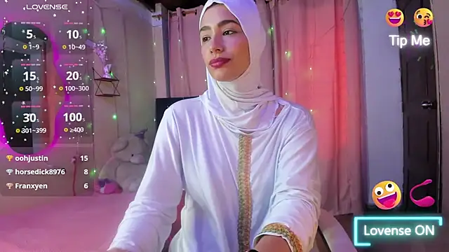 ShanaJamil's Live XXX Chat