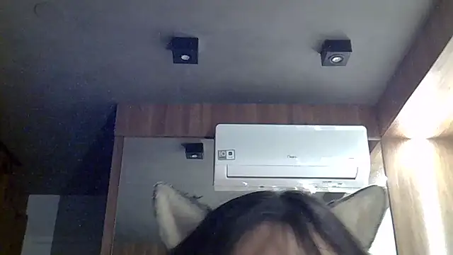 SkinnyKitten's Live XXX Chat