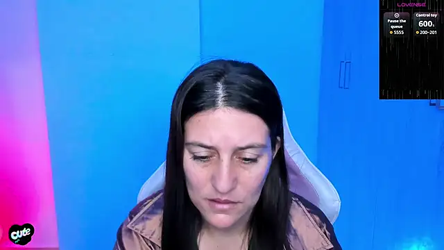 XXX chat uživo modela Saskyaa