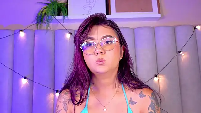 XXX chat uživo modela alaia-rogers