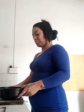 XXX chat uživo modela lovemich2024