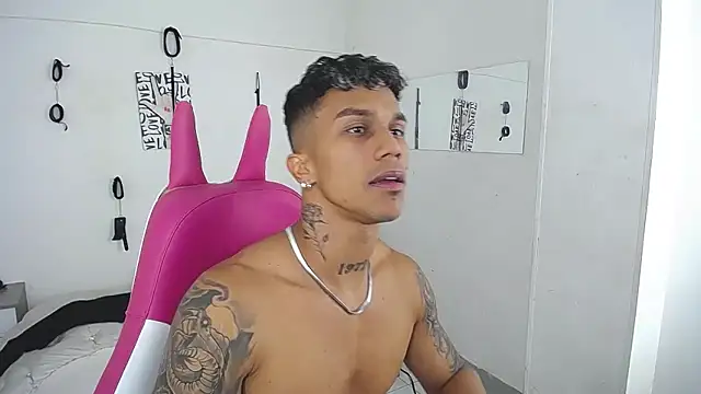 Leonard_Price élő XXX-chatje