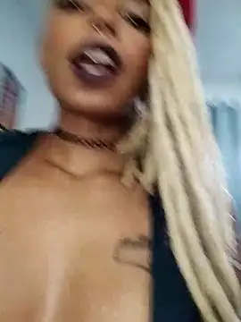 XXX chat uživo modela Helenoir