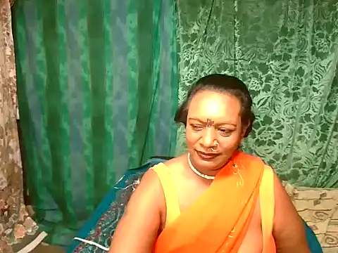 XXX chat uživo modela indianace69