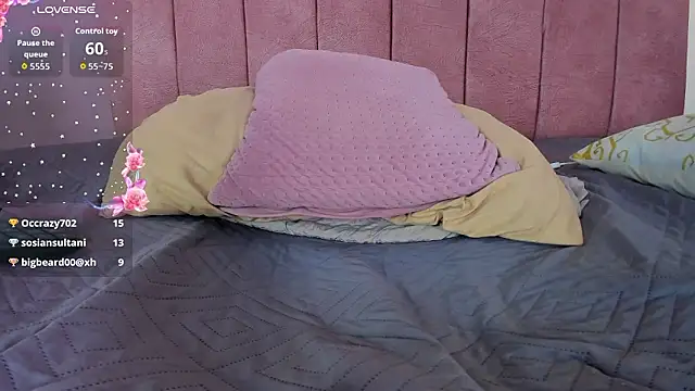 XXX chat uživo modela VelvetQueen__